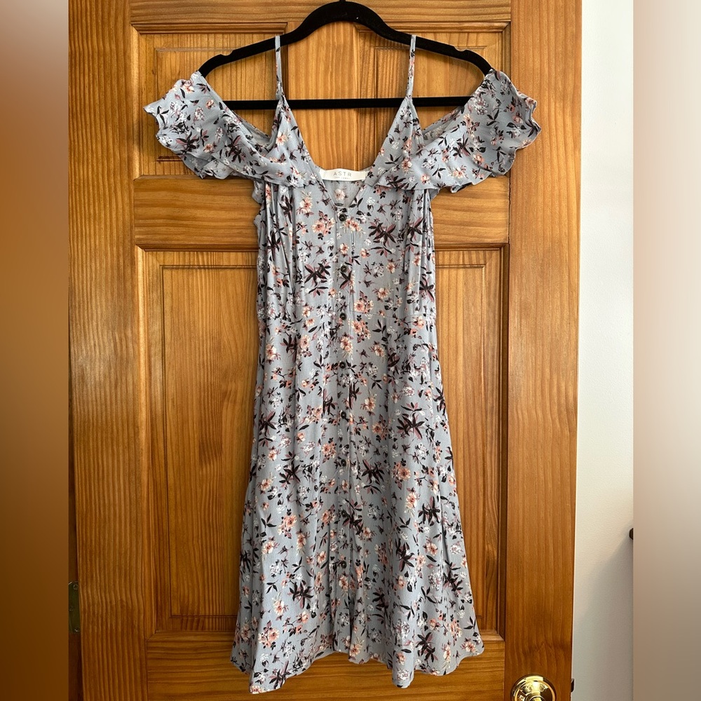 ASTR the label light blue floral dress